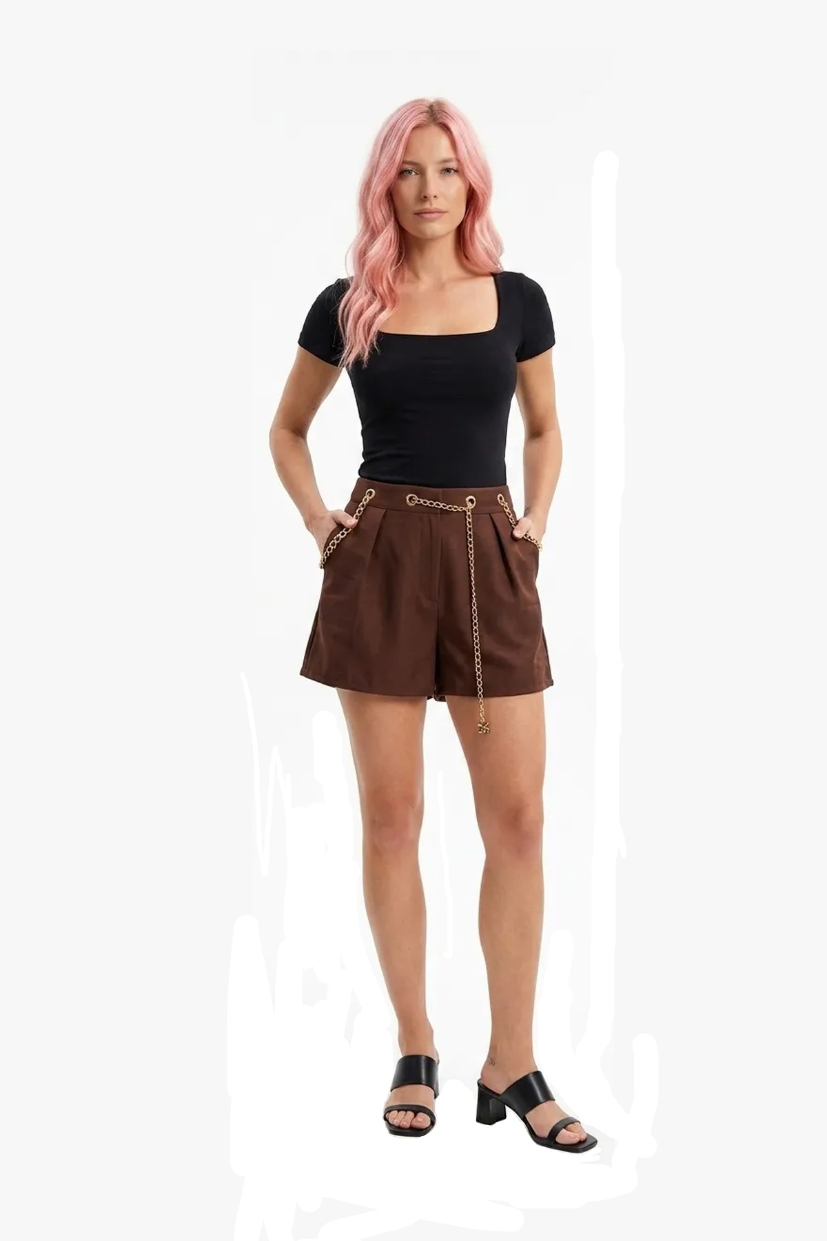 Zincir Detaylı Yüksek Bel Şort